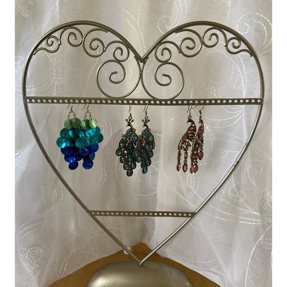 HEART EARRING STAND AND 3 PAIR OF EARRINGS - Picture 1 of 5